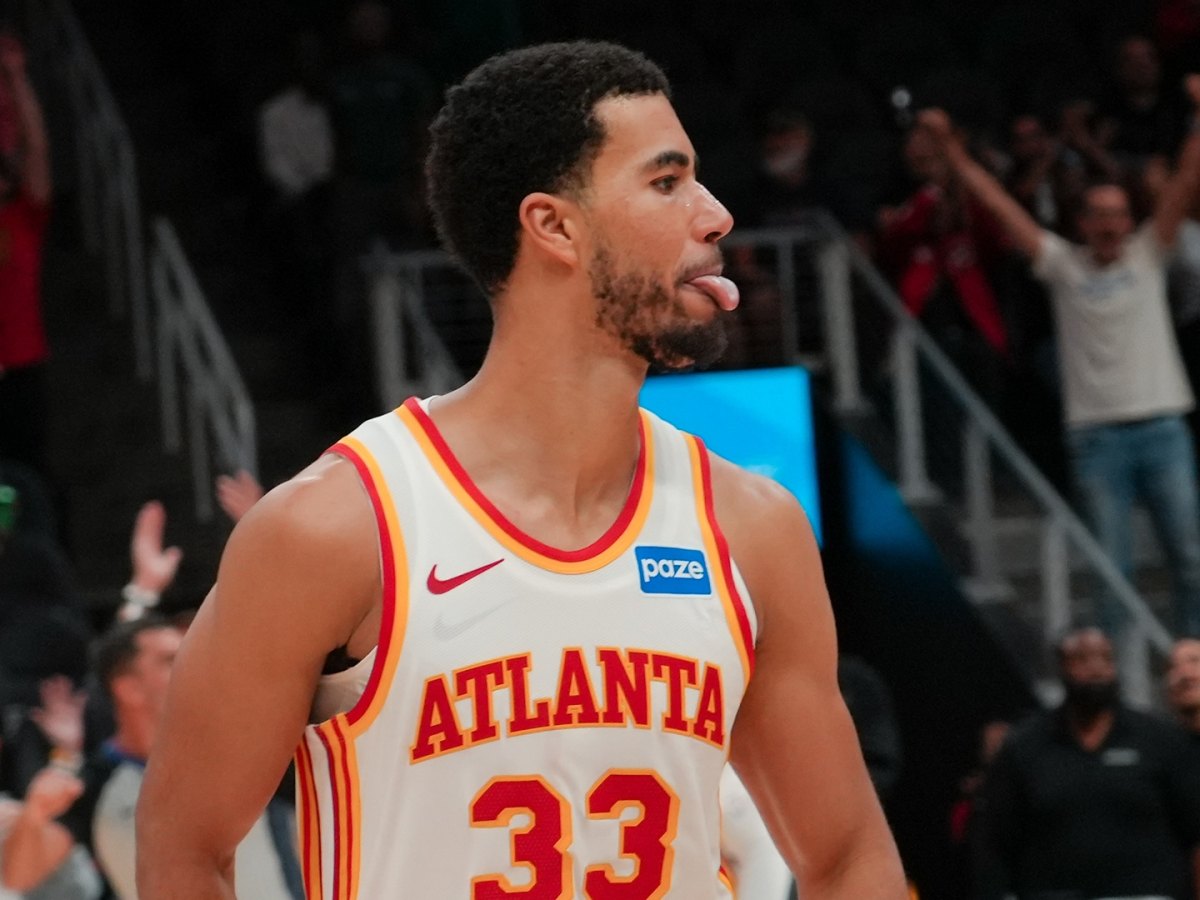 Hawks Secure Overtime Win with Houstan’s&nbsp;Buzzer-Beater